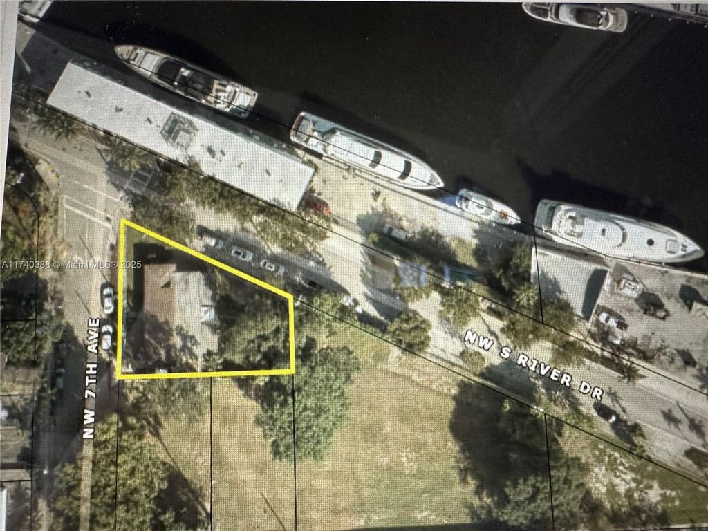 325 NW 7th Ave, Miami, FL 33128