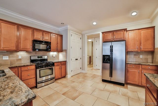 9 Hidden Creek Court, Amherst, NY 14221