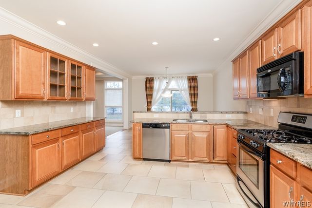 9 Hidden Creek Court, Amherst, NY 14221