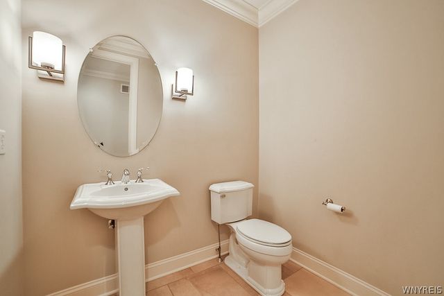 9 Hidden Creek Court, Amherst, NY 14221