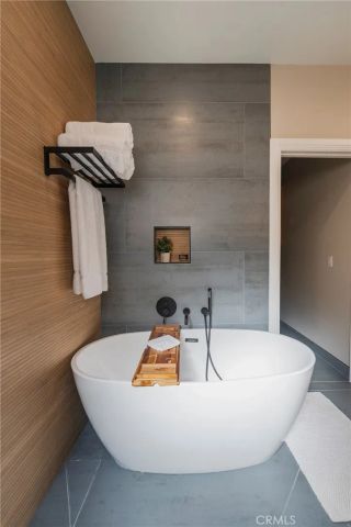 611 N Lucia B, Redondo Beach, CA 90277