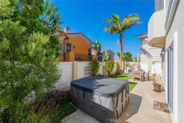 611 N Lucia B, Redondo Beach, CA 90277