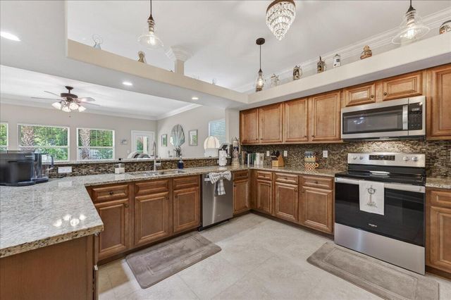 202 SE Alconese Avenue, Fort Walton Beach, FL 32548