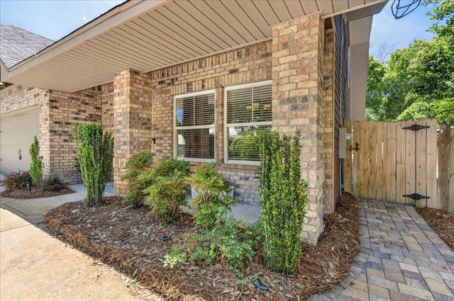 202 SE Alconese Avenue, Fort Walton Beach, FL 32548