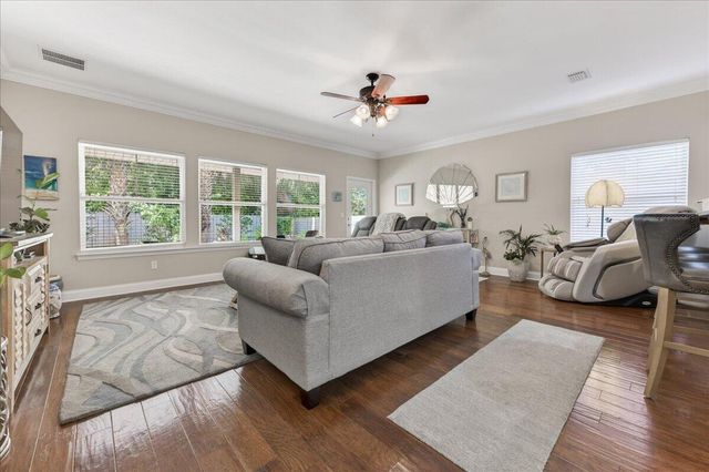 202 SE Alconese Avenue, Fort Walton Beach, FL 32548