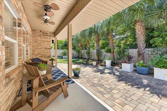 202 SE Alconese Avenue, Fort Walton Beach, FL 32548
