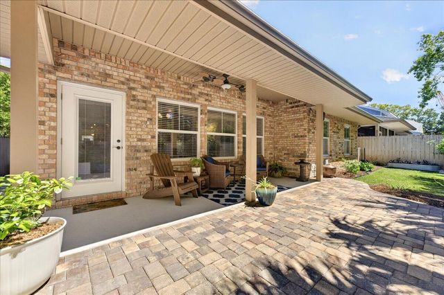 202 SE Alconese Avenue, Fort Walton Beach, FL 32548