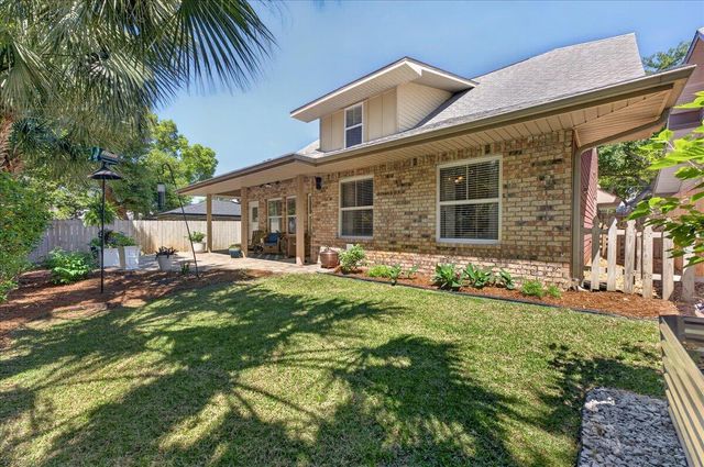 202 SE Alconese Avenue, Fort Walton Beach, FL 32548