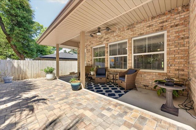 202 SE Alconese Avenue, Fort Walton Beach, FL 32548