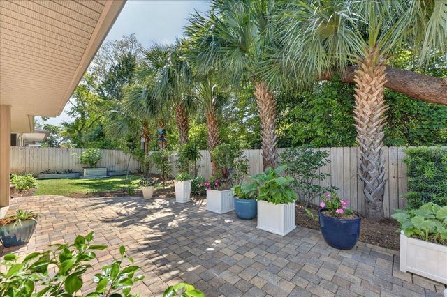 202 SE Alconese Avenue, Fort Walton Beach, FL 32548
