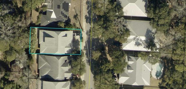 202 SE Alconese Avenue, Fort Walton Beach, FL 32548
