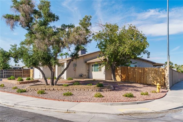 5551 Corral Circle, Las Vegas, NV 89119