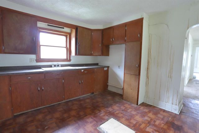 801 Academy Street, Elroy, WI 53929