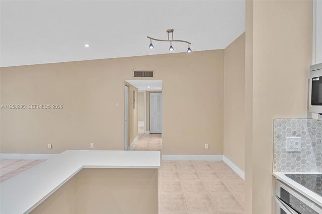 9487 W Mcnab Rd 205, Tamarac, FL 33321