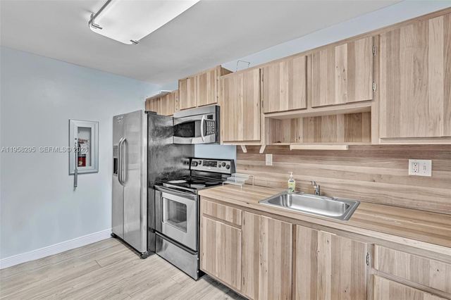 9487 W Mcnab Rd 205, Tamarac, FL 33321