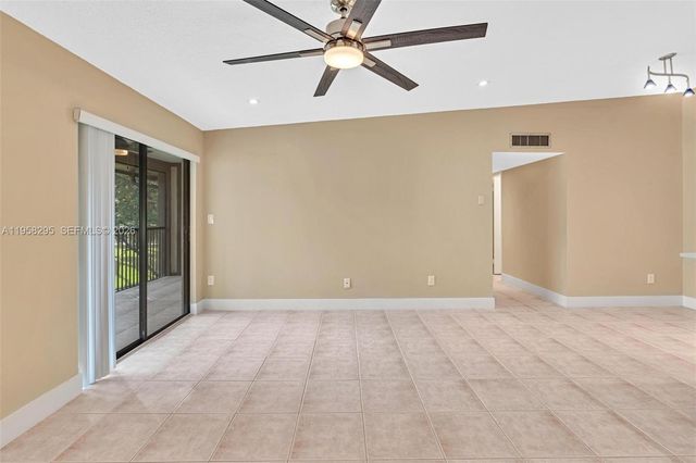 9487 W Mcnab Rd 205, Tamarac, FL 33321