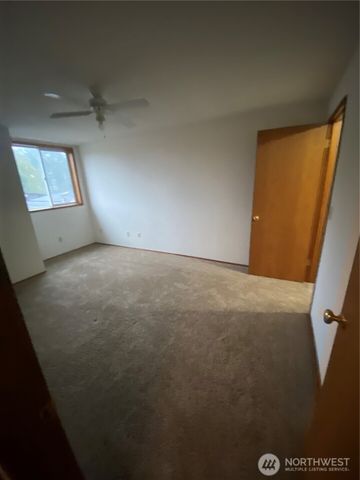 6808 112th Avenue E, Puyallup, WA 98372