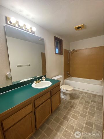 6808 112th Avenue E, Puyallup, WA 98372