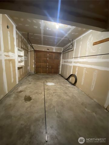 6808 112th Avenue E, Puyallup, WA 98372