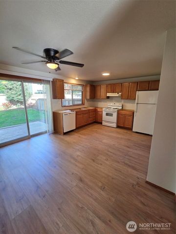 6808 112th Avenue E, Puyallup, WA 98372