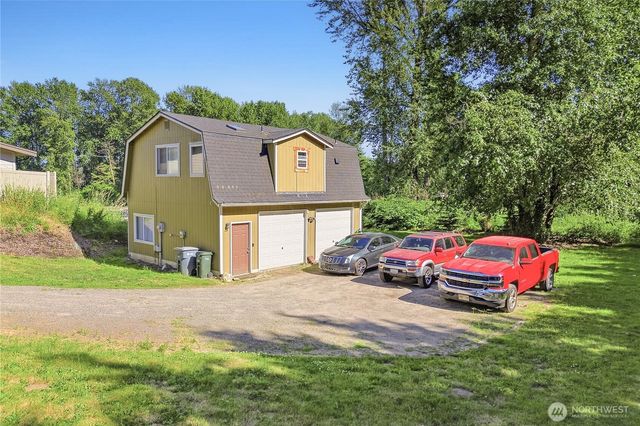 6808 112th Avenue E, Puyallup, WA 98372