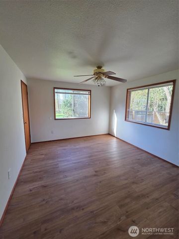 6808 112th Avenue E, Puyallup, WA 98372