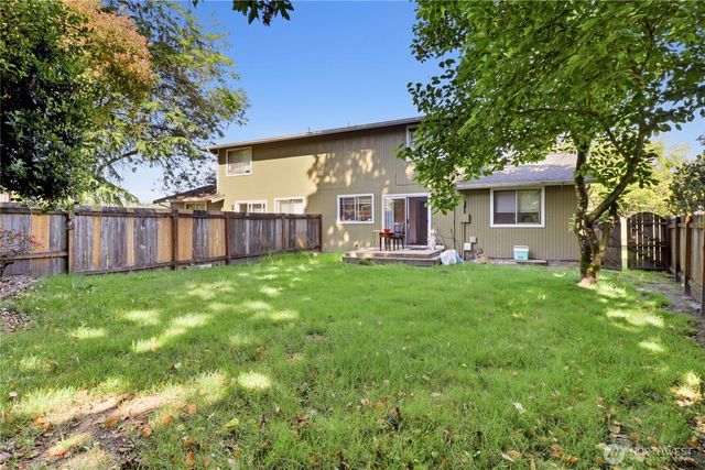 6808 112th Avenue E, Puyallup, WA 98372