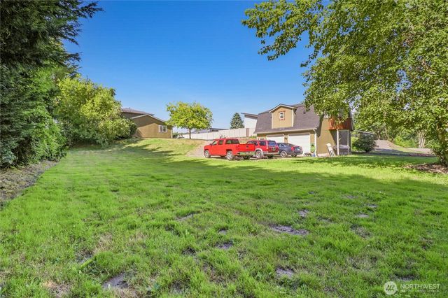 6808 112th Avenue E, Puyallup, WA 98372