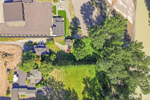 6808 112th Avenue E, Puyallup, WA 98372