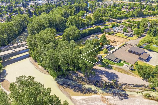6808 112th Avenue E, Puyallup, WA 98372