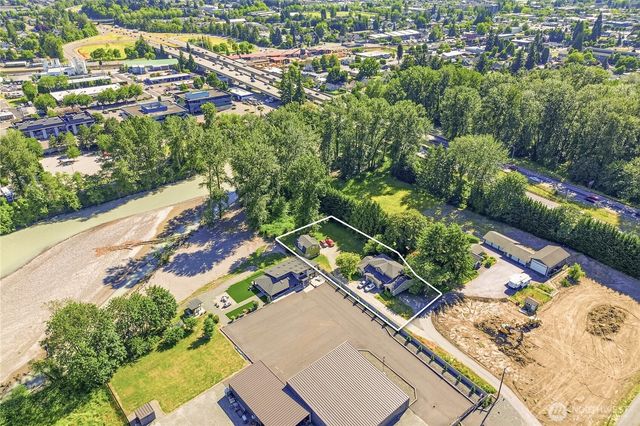 6808 112th Avenue E, Puyallup, WA 98372