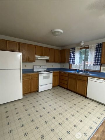 6808 112th Avenue E, Puyallup, WA 98372