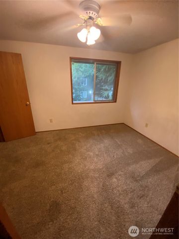 6808 112th Avenue E, Puyallup, WA 98372