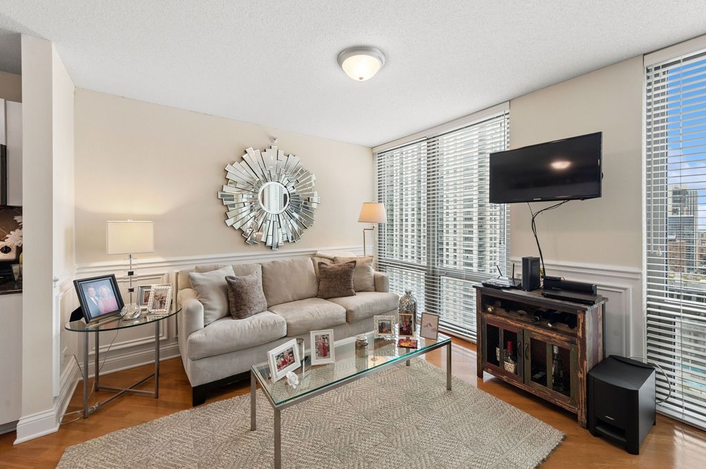 2 E Erie Street 3310, Chicago, IL 60611 — photo 4