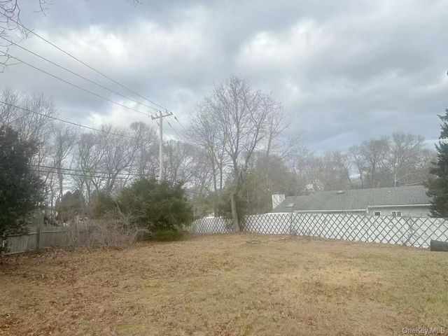 187 Horseblock Road, Farmingville, NY 11738