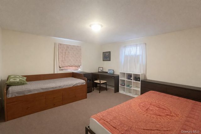 187 Horseblock Road, Farmingville, NY 11738