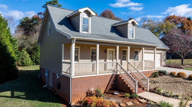 14 Hunters Creek Lane, Granite Falls, NC 28630