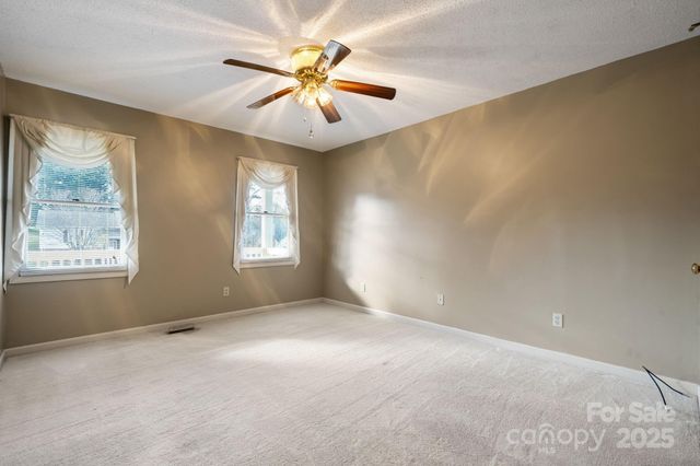 14 Hunters Creek Lane, Granite Falls, NC 28630