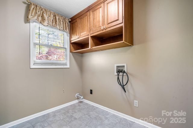 14 Hunters Creek Lane, Granite Falls, NC 28630