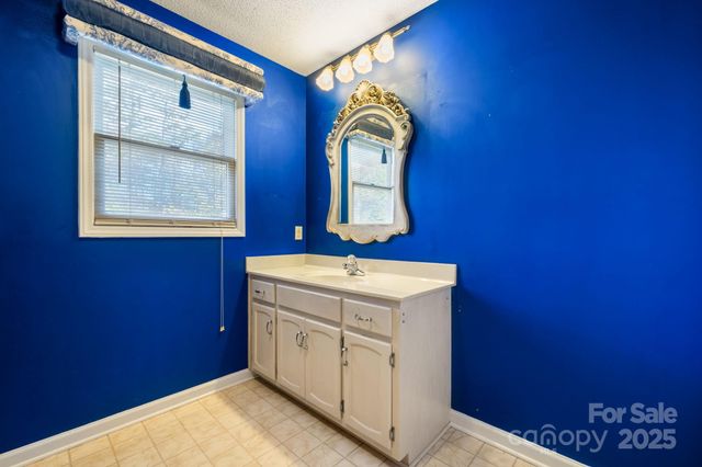 14 Hunters Creek Lane, Granite Falls, NC 28630