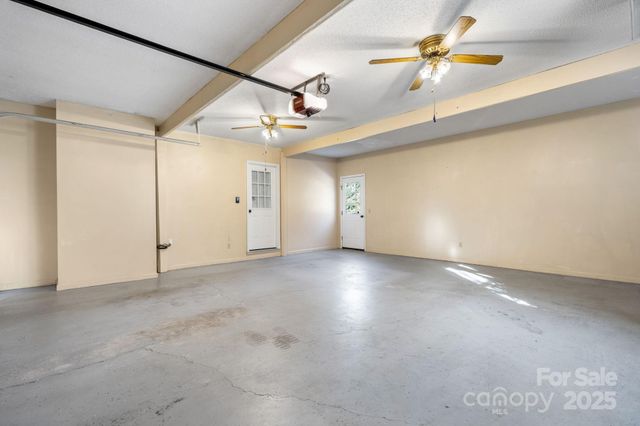 14 Hunters Creek Lane, Granite Falls, NC 28630