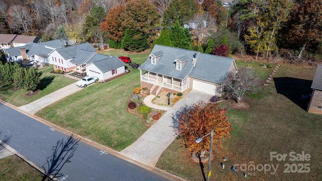 14 Hunters Creek Lane, Granite Falls, NC 28630