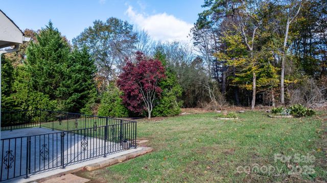 14 Hunters Creek Lane, Granite Falls, NC 28630