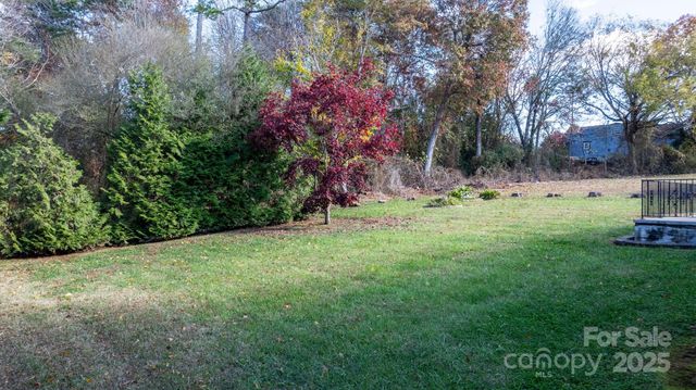 14 Hunters Creek Lane, Granite Falls, NC 28630