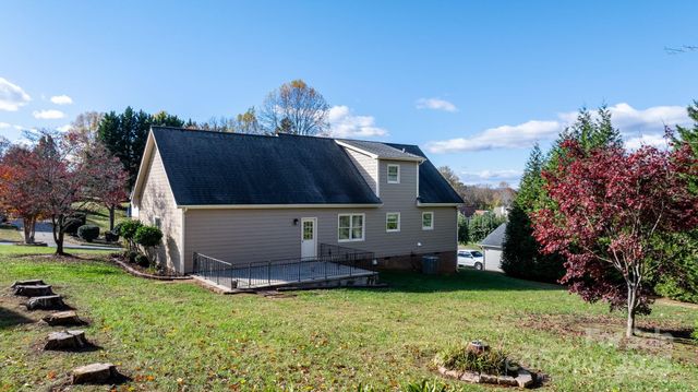 14 Hunters Creek Lane, Granite Falls, NC 28630