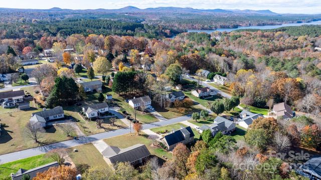 14 Hunters Creek Lane, Granite Falls, NC 28630