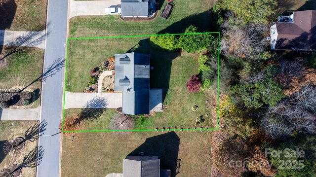 14 Hunters Creek Lane, Granite Falls, NC 28630