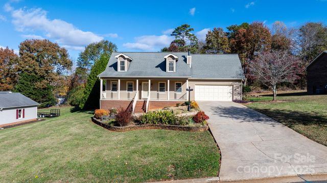 14 Hunters Creek Lane, Granite Falls, NC 28630