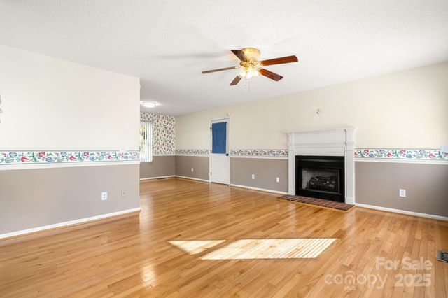 14 Hunters Creek Lane, Granite Falls, NC 28630