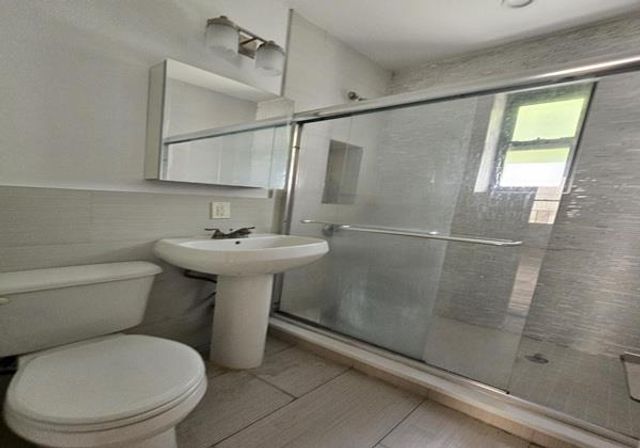 2128 35th St Apt 2G, New York City, NY 11105